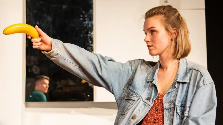 FLINCH di Emma Hemingford